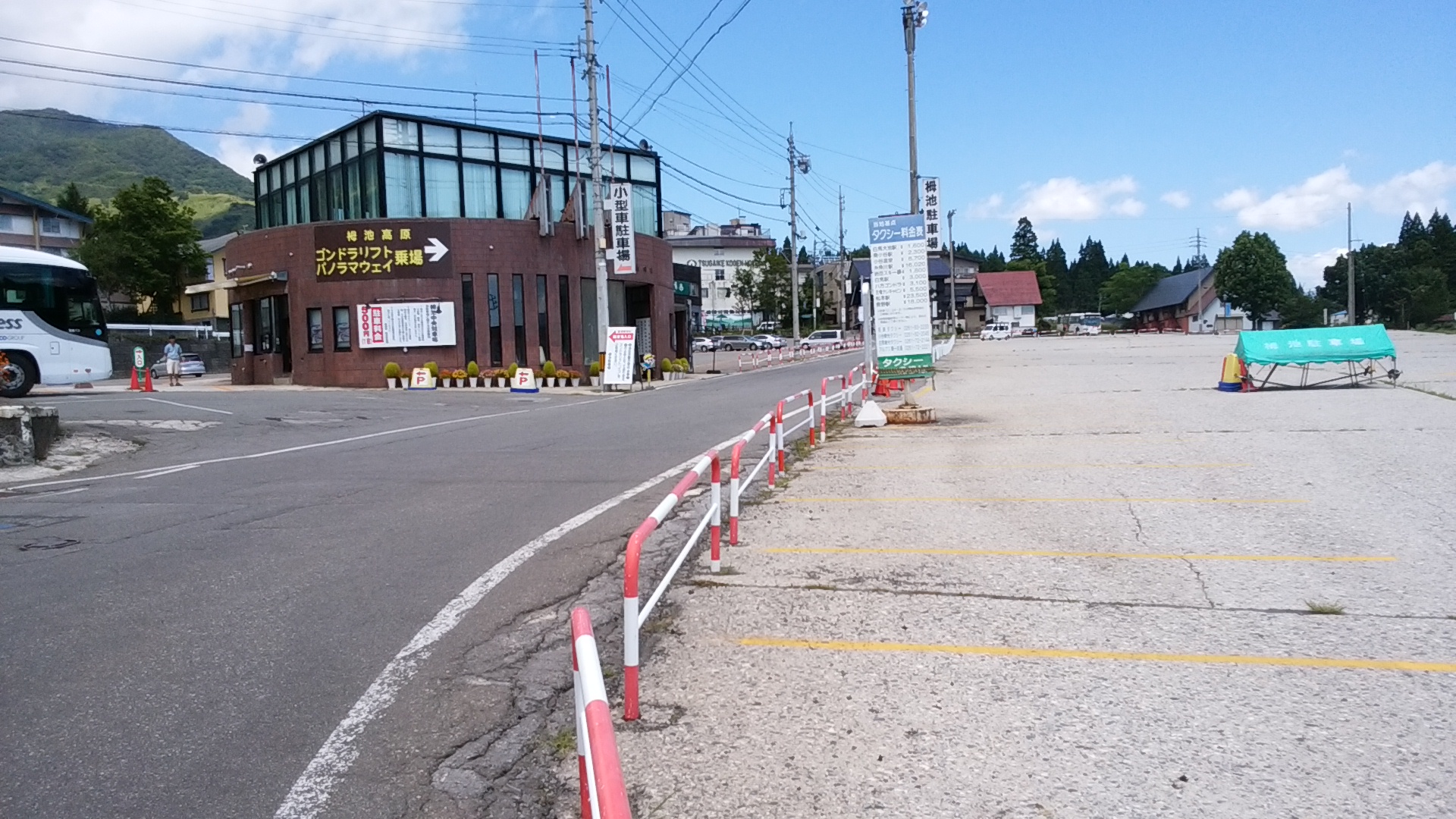 栂 池 中央 駐 車場